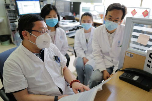 突破性研究 非小細胞肺癌患者無進展生存期延長三年以上——上海專家引領全球靶向治療新趨勢